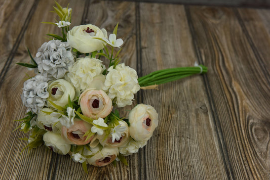 Cream Peony Pick 14in