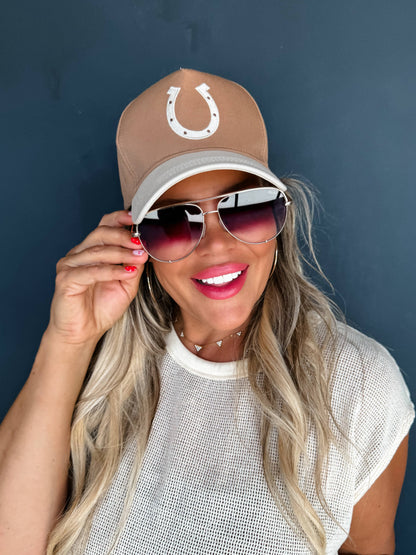 LUCKY HORSESHOE HAT