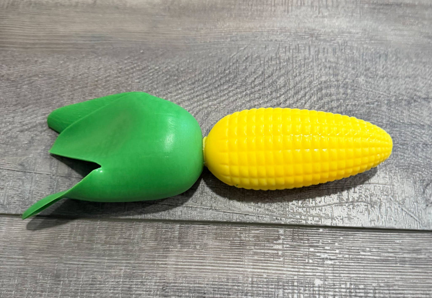 VIRAL- Squishy Squish Corn with Leaves