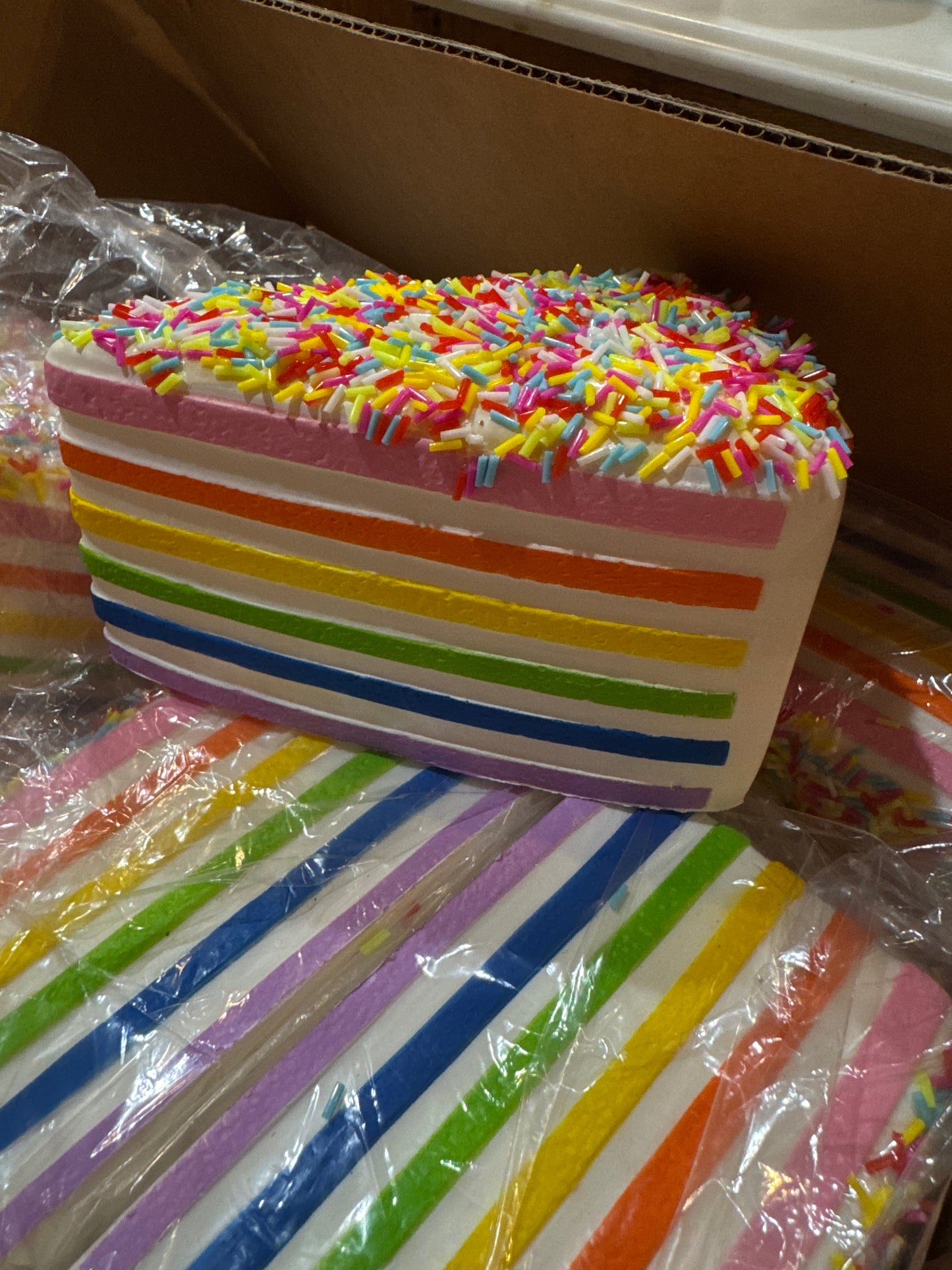 VIRAL-SQUISHY BIRTHDAY CAKE