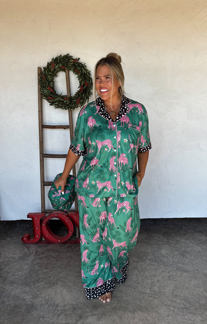 PREORDER- QUILTED PUFFER MAKEUP BAG