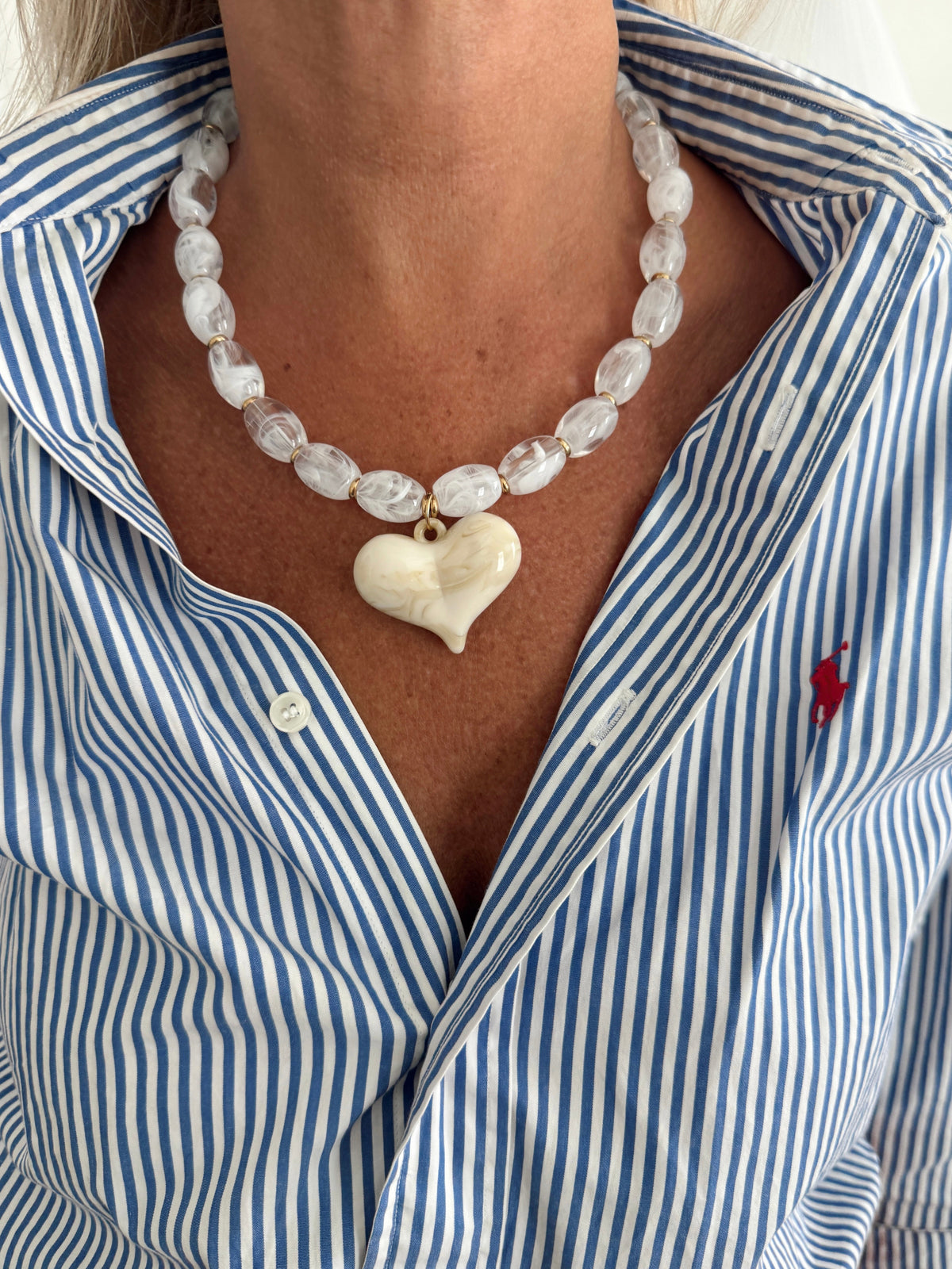 WHITE HANNAH NECKLACE